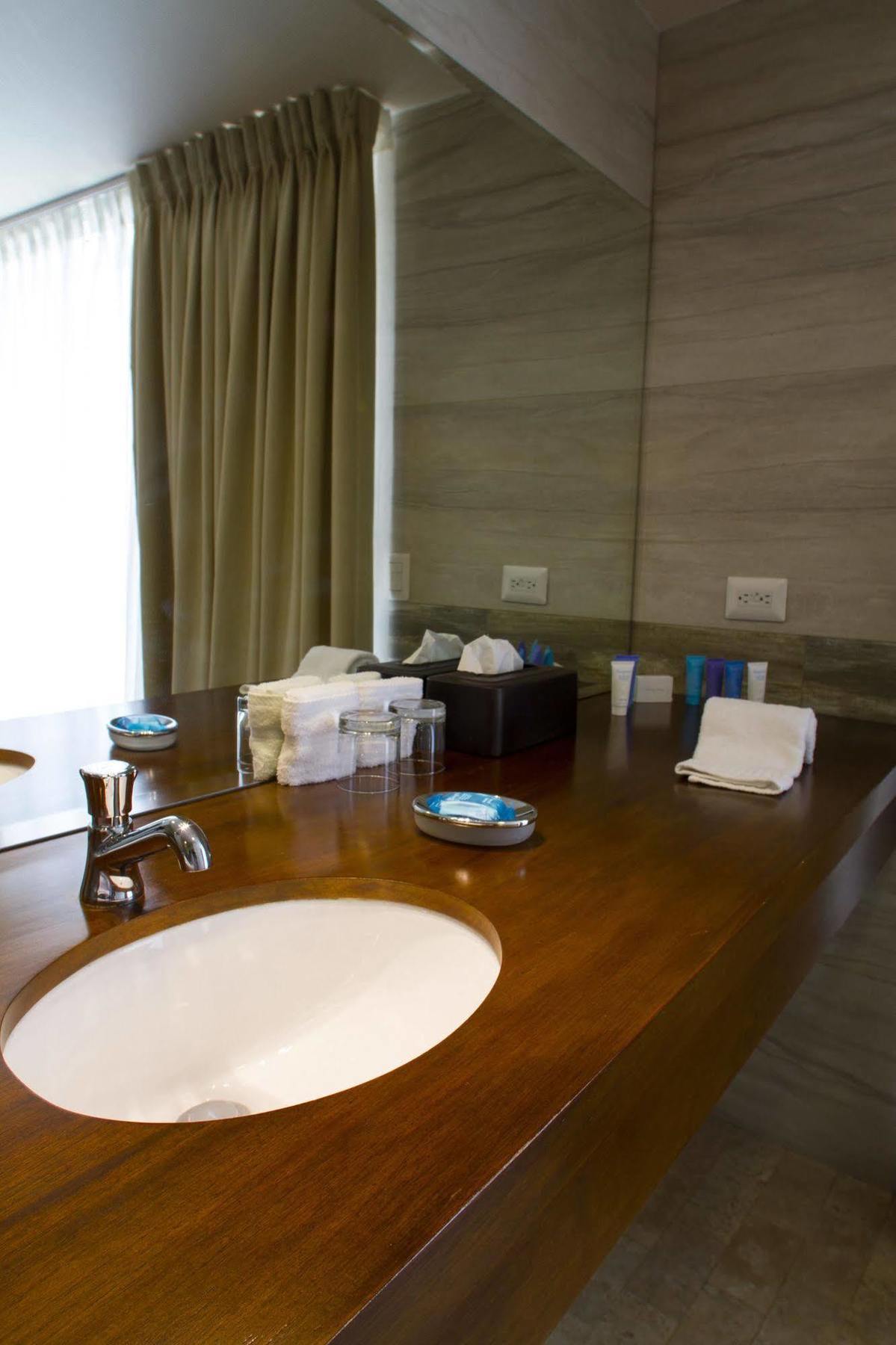 Isabella Boutique Hotel Сан Педро Сула Екстериор снимка
